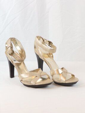 Beautiful Gold Metallic Lauren Ralph Lauren Size 9.5 Heels NEVER WORN